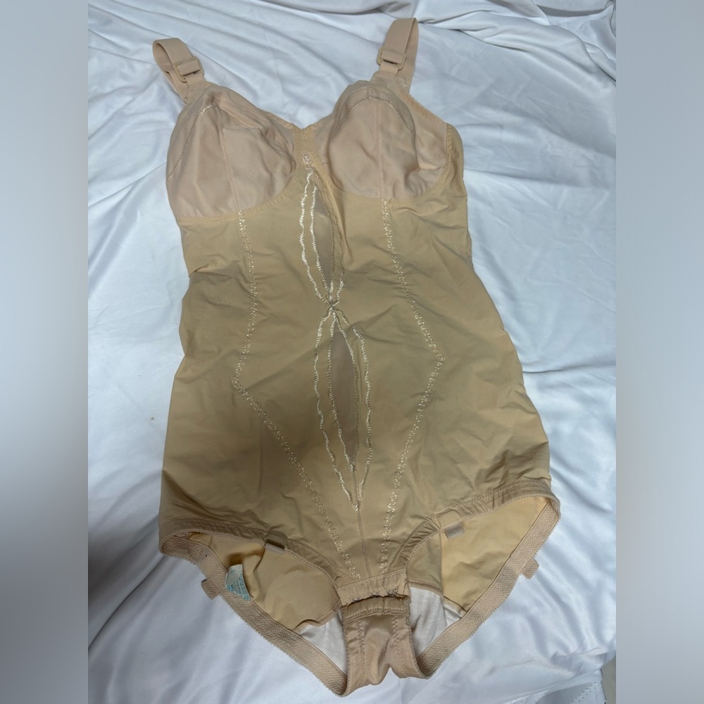 Women’s It’s A Girdle All-In-One Size Large/36D Shapewear